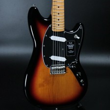 Fender Mexico Player II Mustang 3 colori Sunburst Maple S/N MX24044320 presa