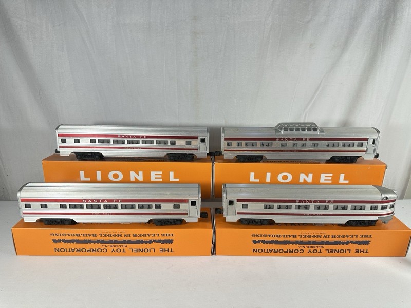 Set of 4 Very Nice Desirable Lionel Original Postwar Santa Fe Super Chief Cars!