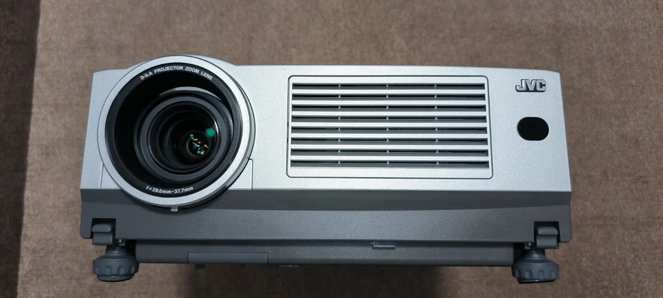 JVC DLA-SX21 Beamer – nur 180 Stunden – Top Zustand - Bild 4 von 4