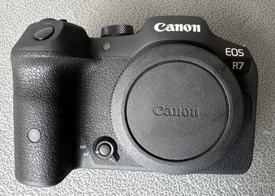 Canon EOS R7 APS-C Spiegellose Kamera Neuwertig OVP Gewährleistung bis 2027