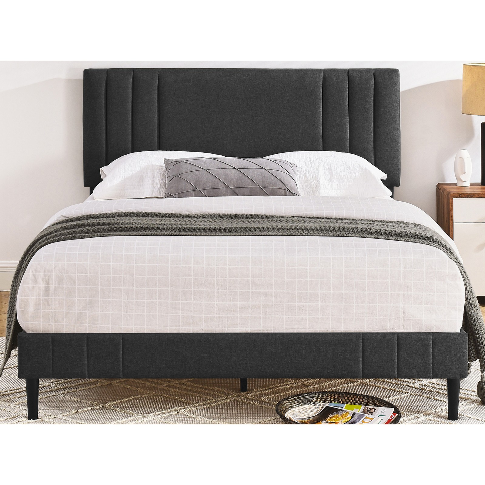 DeCoro Chicago Modern Tufted Upholstered Platform King Size 