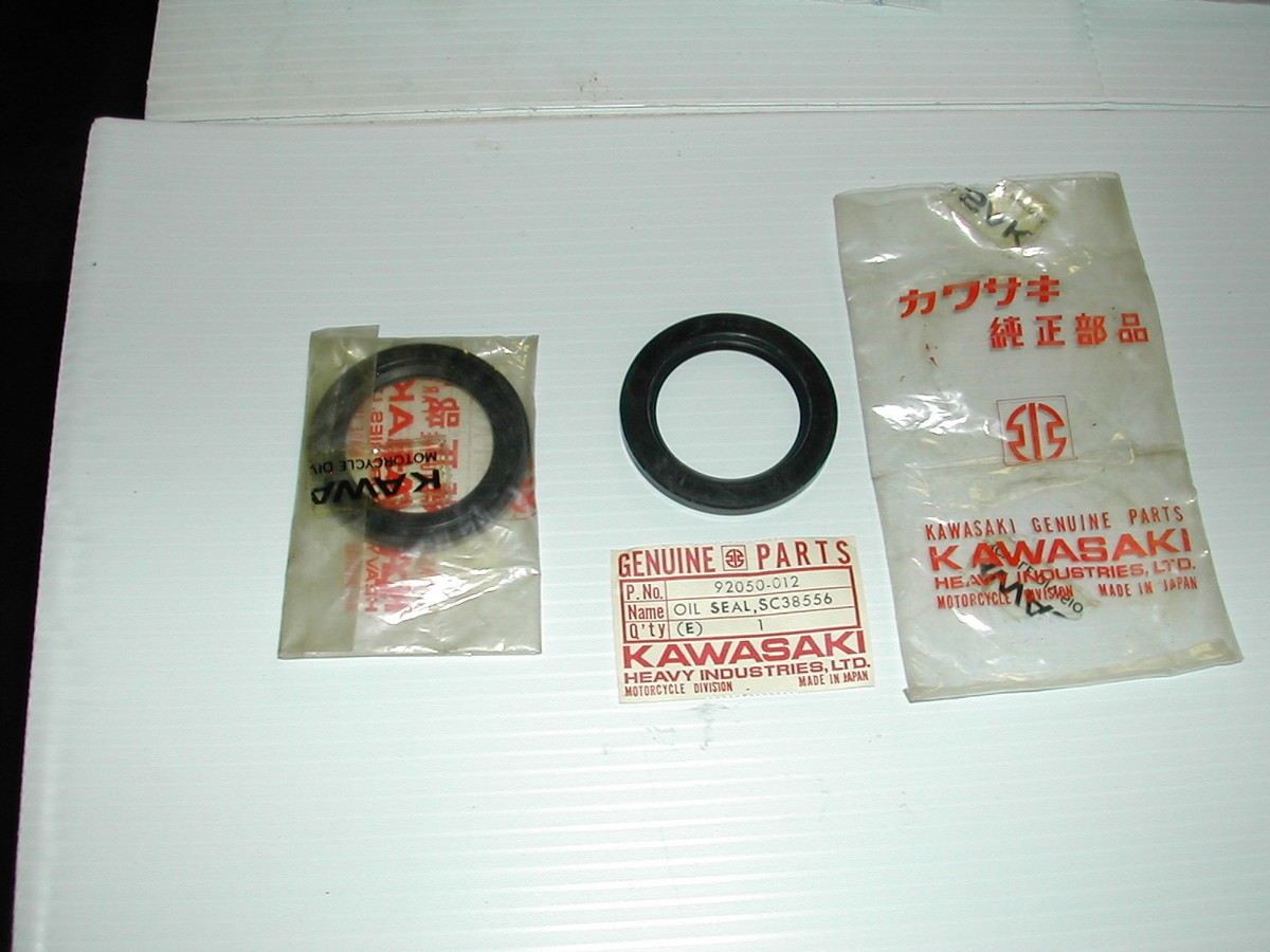 ロイヤルクイーン KAWASAKI KV100 G4TR OIL SEAL NOS P/N 92050-012 | eBay