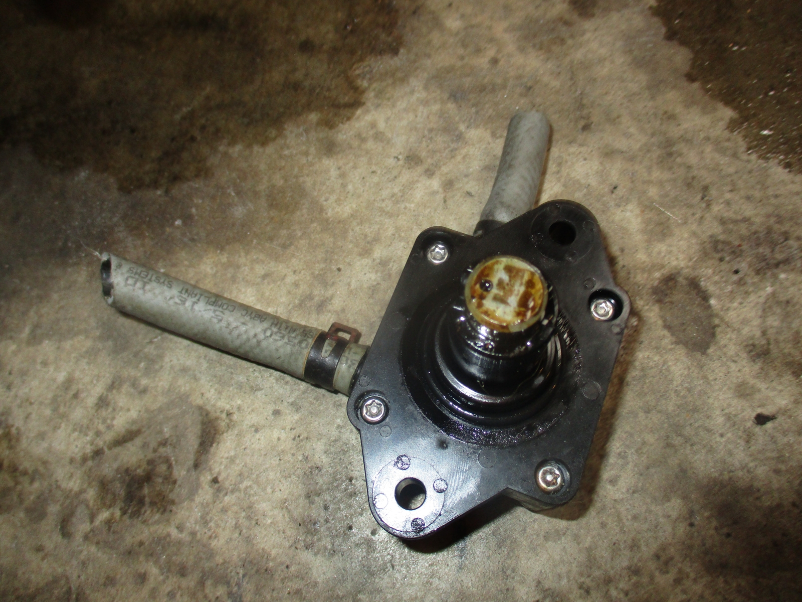 Suzuki DF115 115hp outboard fuel pump (1510090J10) eBay