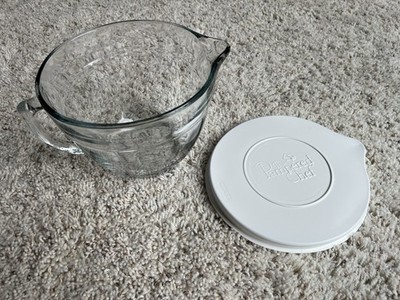  The Pampered Chef 2 Quart 8 Cup Glass Measuring Mixing Batter Bowl W/Lid 