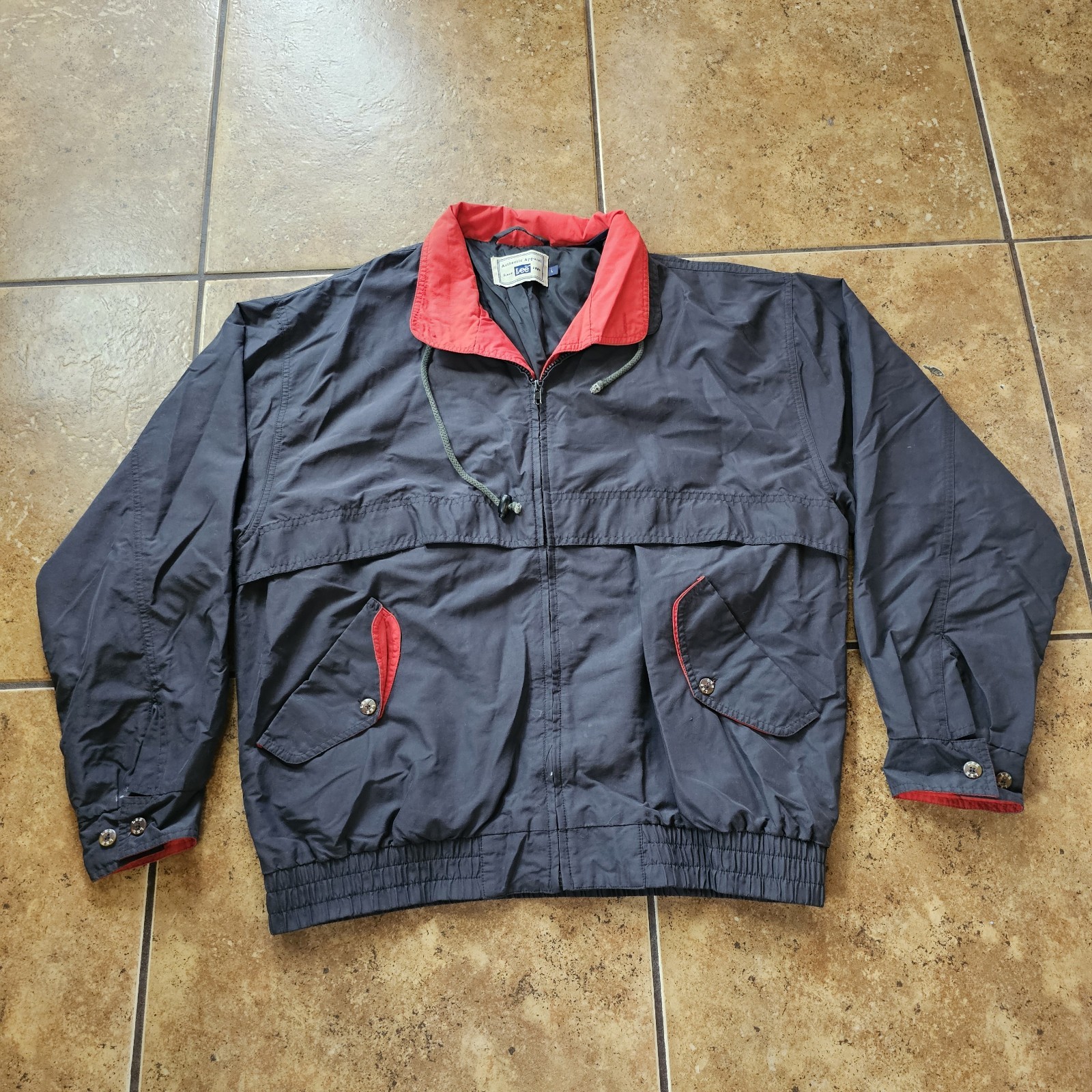 Vintage Lee Black & Red Bomber Jacket - Lightweight Rain-Resistant Outdoor Coat