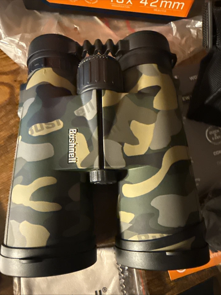 Binoculars Bushnell Woodland Camo 10x42- BWC1042 Brand New In Box Coated Optics - Image 2 of 4