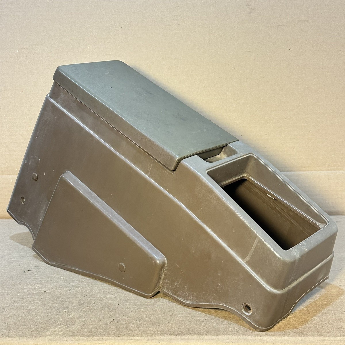 1988-1991 Isuzu Trooper OEM Center Console Compartment Storage