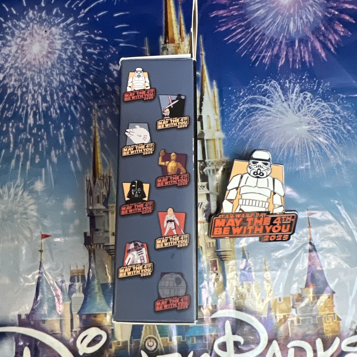 【非売品】スターウォーズ 2025 PIN BADGE 2個セット NEW Disney 2025 Star Wars MAY THE 4TH BE WITH YOU Mystery