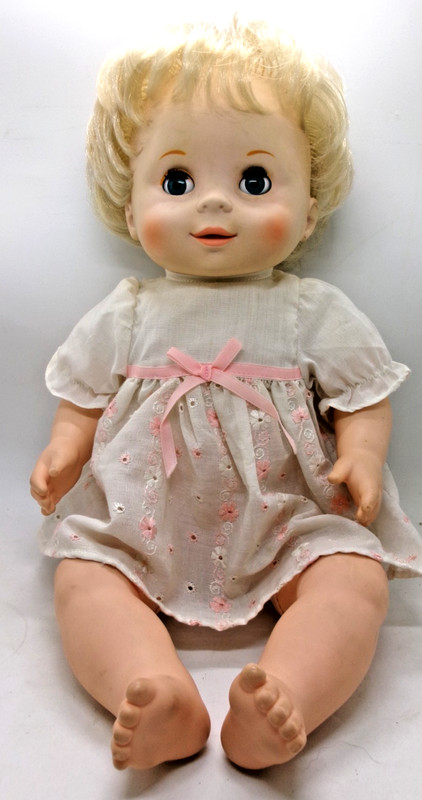SUSIE SOFT SOUNDS '81 w/ Sleep Eyes Fisher-Price Electronic Doll Voice Box WORKS