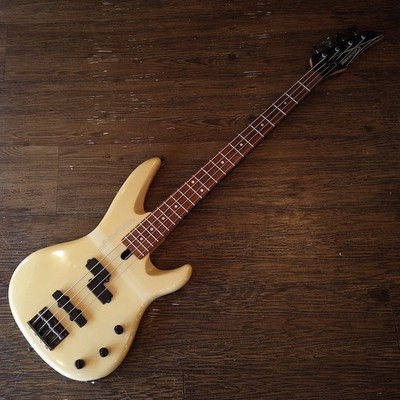 YAMAHA RBX 600R Electric bass WH (no250717)