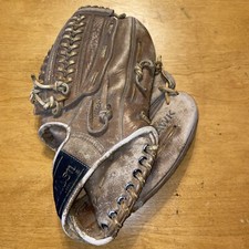Vintage Wilson Baseball Glove Right Hand Throw A2614 RHT Ball Hawk