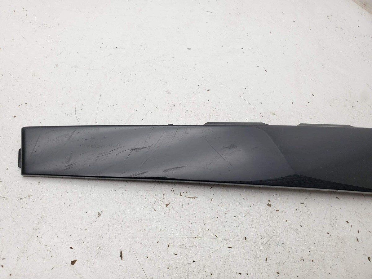 2017-2019 AUDI Q7 REAR LEFT SIDE DOOR WINDOW FORWARD APPLIQUE 