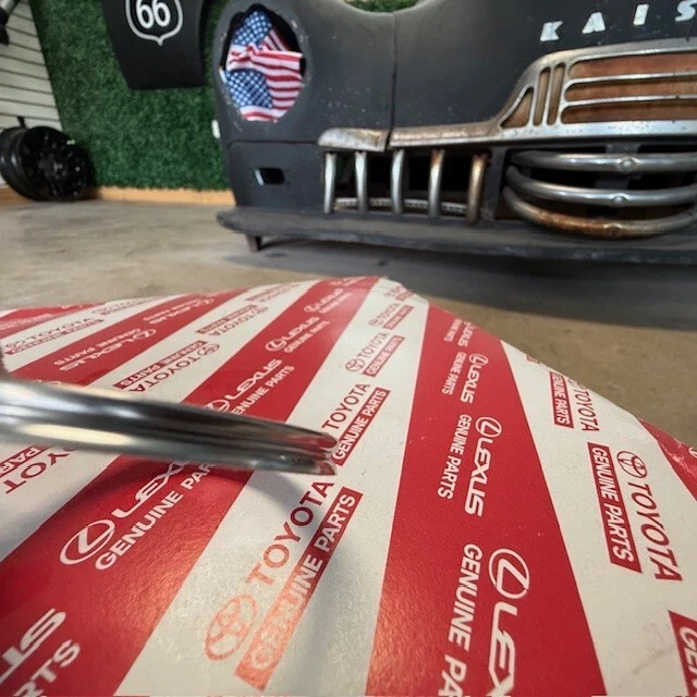 (1) oem Genuine Toyota Gasket  Exhaust Pipe 90080-43036 - Image 2 of 3