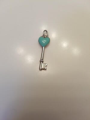 Authentischer Tiffany & Co Silber Blau Emaille Herz Schlüssel Charm für Halskette oder Armband