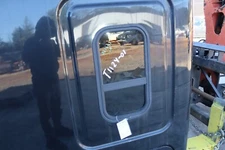 08-17 FREIGHTLINER CASCADIA 125 LEFT DRIVER DOOR LOWER SLEEPER WINDOW GLASS OEM