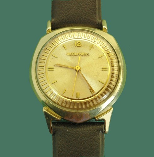 Vintage 60s ACCUTRON  214 Solid 14k Yellow Gold Alpha Case BUL...