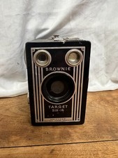  VINTAGE UNTESTED  Kodak Brownie: Target Six-16 Box Camera