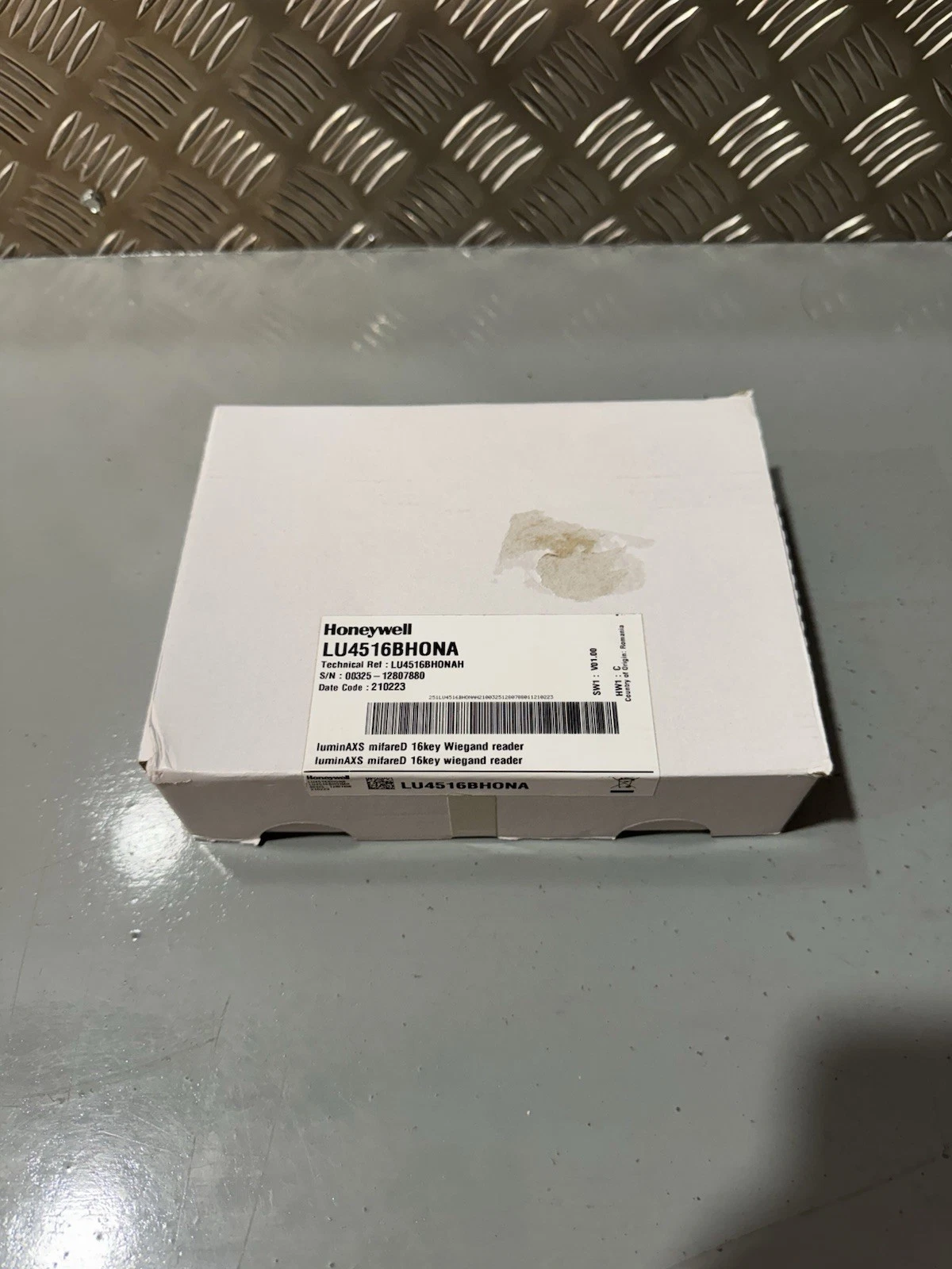 Honeywell LU4516BHONA luminAXS MifareD Wiegand 16 Key Reader Brand New