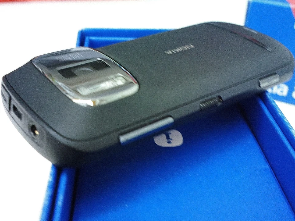 Nokia 808 PureView [Near Mint In BOX], with the best IMEI "5052", very rare!!! - Bild 3 von 4