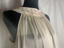 VTG Lorraine Peignoir Robe S Peach Pink Nylon Lace Collar Button Up Cottagecore