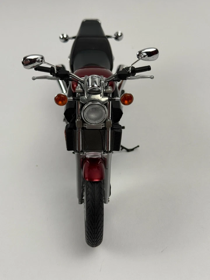 Minichamps 1993 Yamaha VMAX Motorcycle Scale Model 1:12 - 122 163701 No. 83 - Image 4 of 4