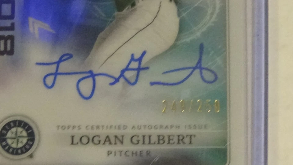 2018 BOWMAN CHROME CLASS 2018 REFRACTOR AUTO LOGAN GILBERT SER #D ( 249 OF 250 ) - Image 3 of 4
