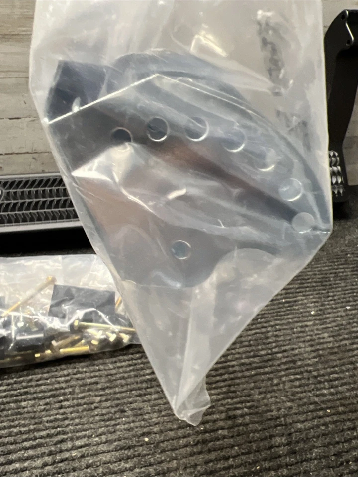 Par de peldaños laterales LD negros Carr 114501 para Liberty/4 Runner/Tundra Foto 3 de 4