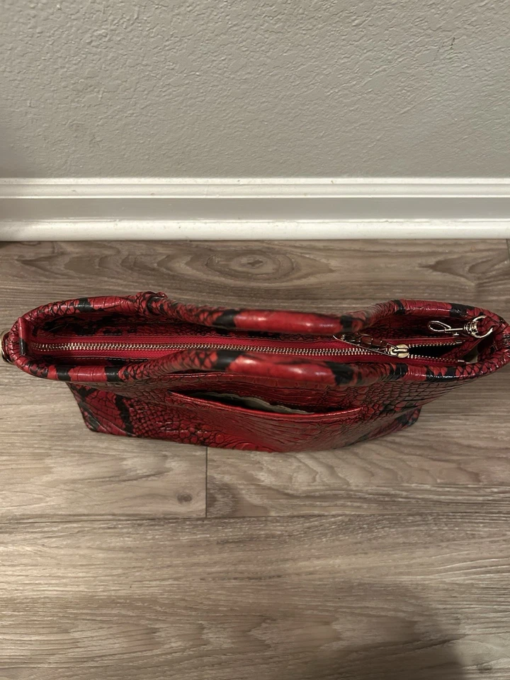 Bolsos de mano Brahmin piel de serpiente roja/negra Foto 3 de 4