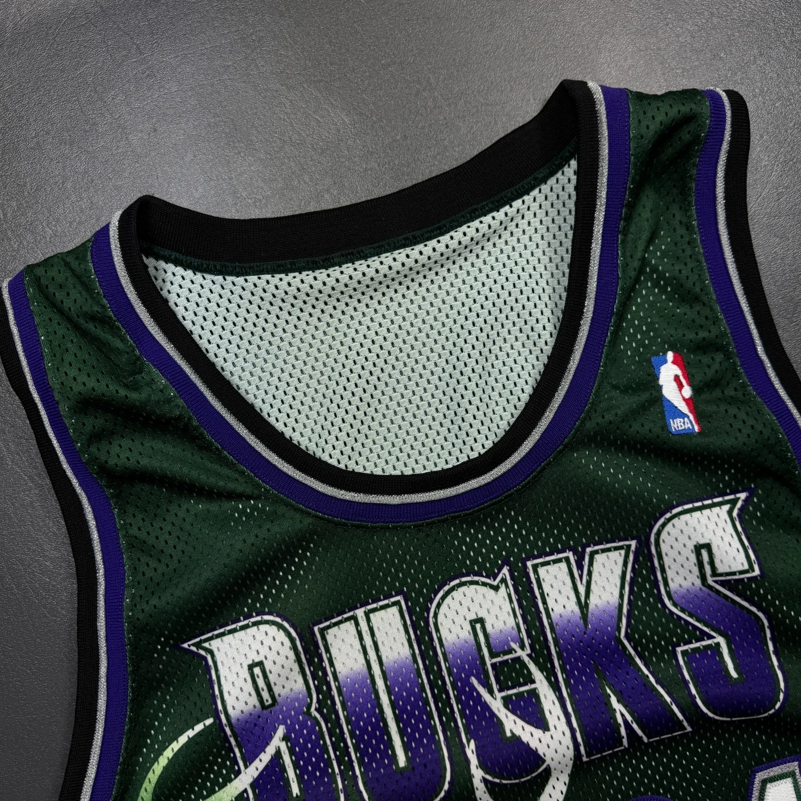 100% Authentic Ray Allen Vintage Starter 97 98 Milwaukee Bucks Pro Cut Jersey 44 - product detail image 3