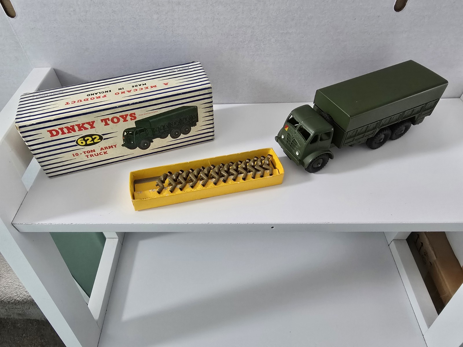 Dinky 622, 10 Ton Army Truck - Free Price Guide & Review