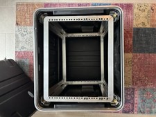 SKB 8U 8HE Shockmount Rack Case mit Anti-Vibr...