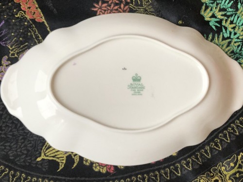 "Bandeja real Royal Standard Bone China con mango de 8,25"" de ancho púrpura pensamiento usada en excelente estado" - Imagen 3 de 4