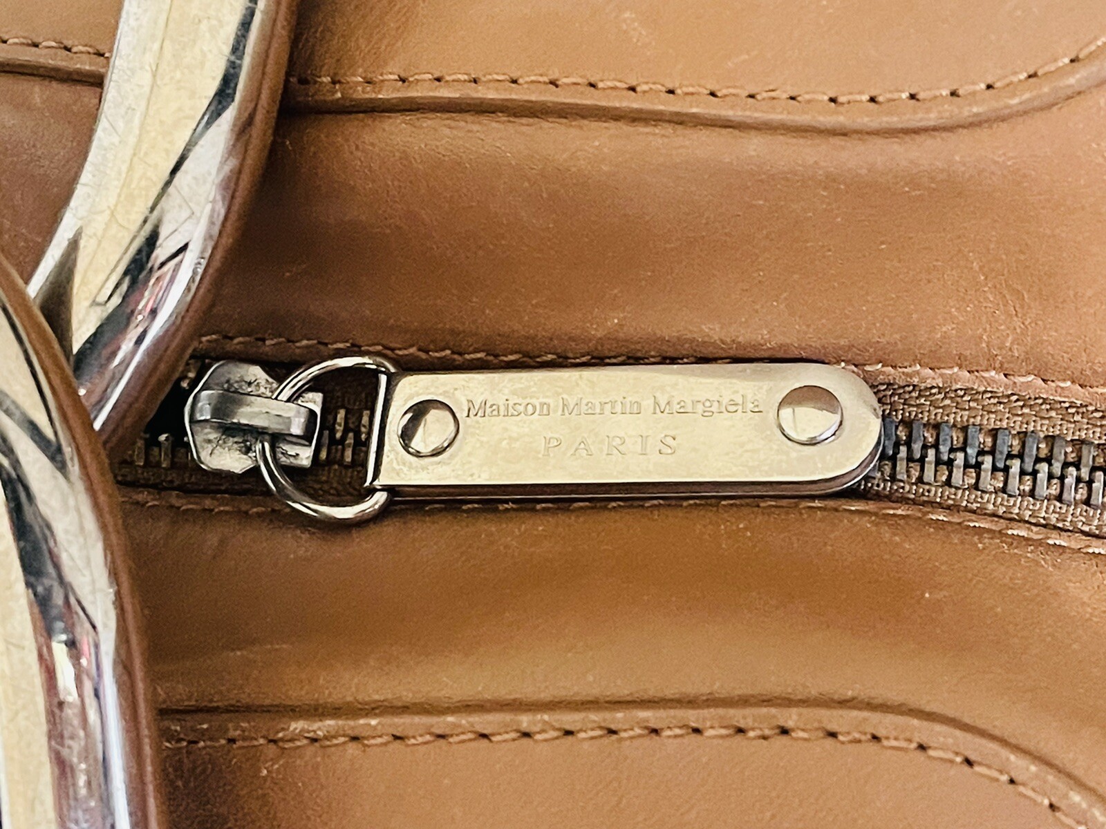 MAISON MARTIN MARGIELA PARIS BROWN LEATHER TRUNK MEDIUM BAG image 3