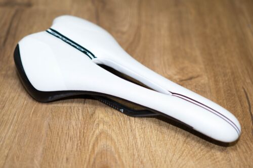 Shimano Pro Griffon Saddle White Carbon / Carbon Rail