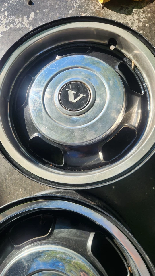 Volvo 240 Metal Cromo 2 Piezas Tapa Central Buje de Rueda 14" Borde Anillos de Belleza Foto 4 de 4