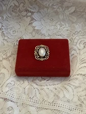 3K'S IMPORTS MADE IN HOLLAND SCARF CLIP~Iridescent Pearl