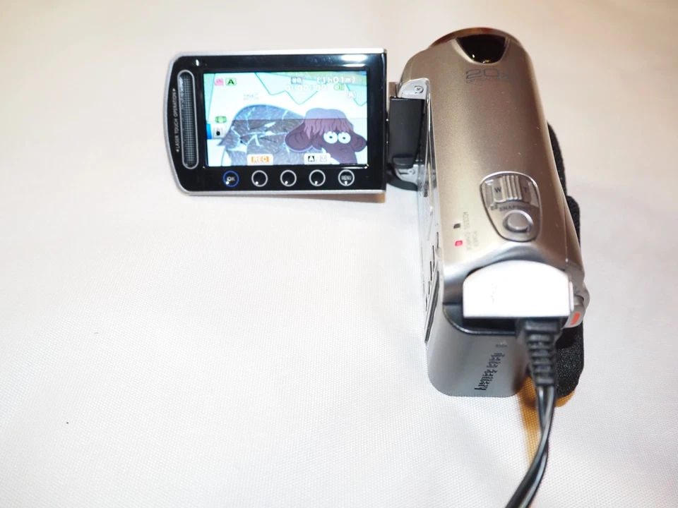 JVC HD Everio GZ-HM300 Camcorder guter Zustand - Bild 4 von 4