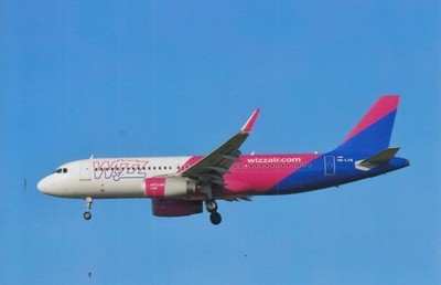 302805/ Foto   AIRBUS A320   WIZZ   HA-LTQ