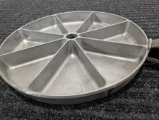 Vintage Nordic Ware Jon E Bake Pan 8 Slice Wedge Skillet USA Aluminum Cornbread