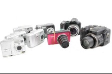 Lot of Broken Vintage Digital Cameras