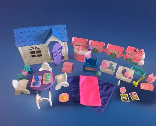 1996 Kelly Doll Baby Sister of Barbie Nursery School 67535 VTG Train Toys Extras