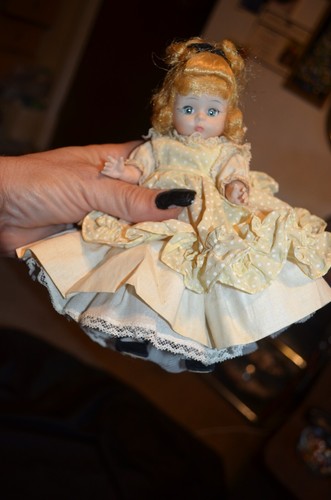 Vintage Madame Alexander Amy (?) Doll 8 inch - Picture 2 of 11
