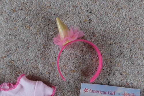 American Girl Jeni's Just Add Sprinkles Outfit & Sweet Pairings Ice Cream Set - Picture 4 of 8