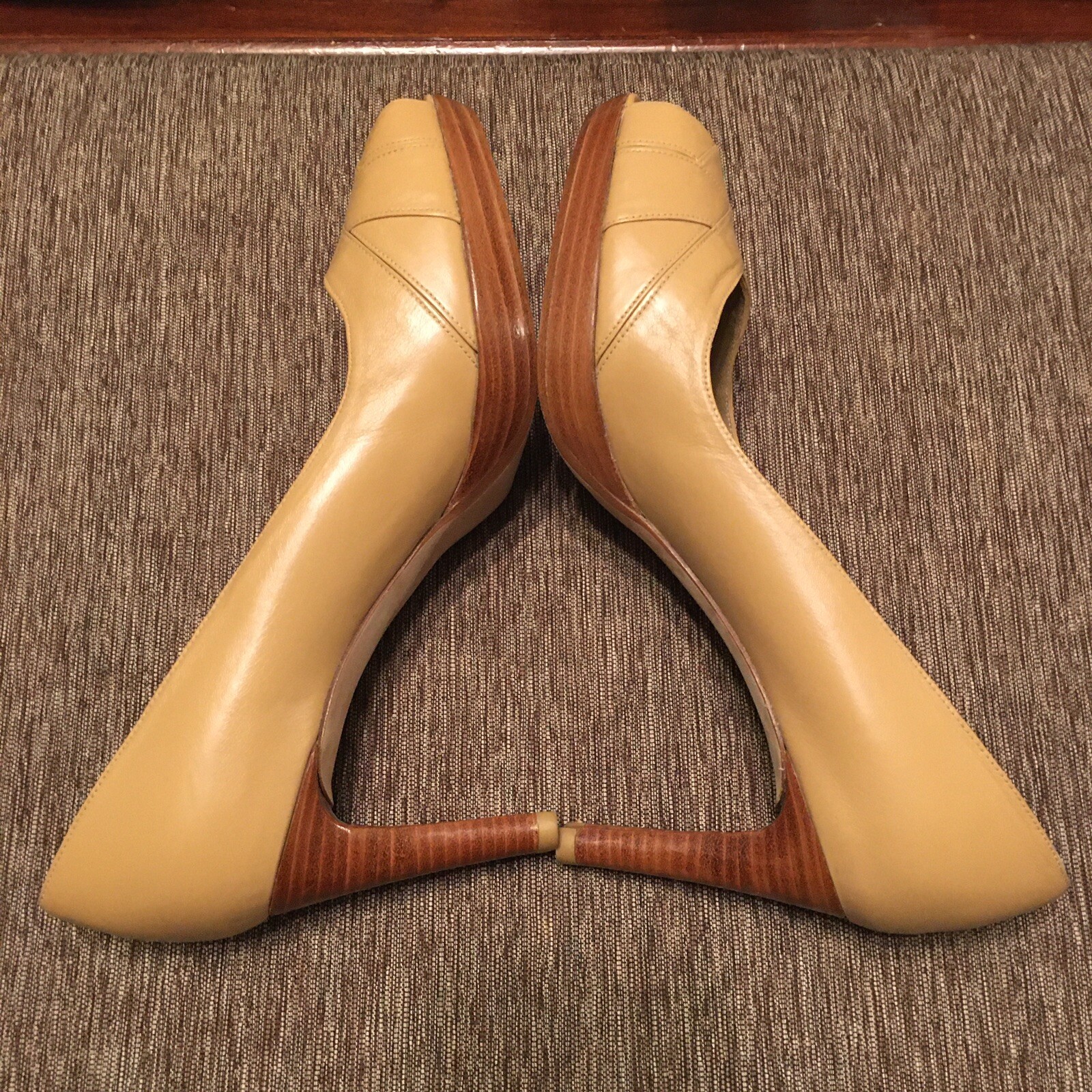 STUART WEITZMAN Heels / Pumps PEEP TOE Beige/Tan PLATFORM - Sz 10 M  NWOB
