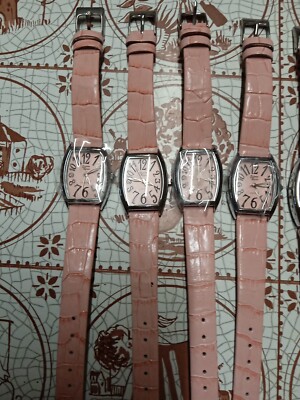 Lot De 25 Montres à Quartz Neuves - Revendeur Palette - 3 Modèles Différents