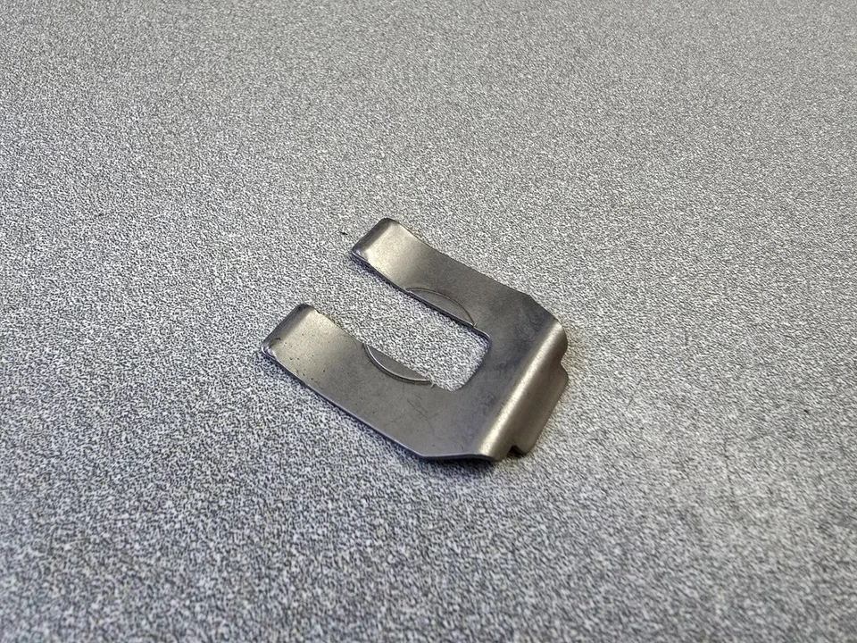 MUY BONITO USADO ORIGINAL PORSCHE 911 912E 930 914 MANGUERA FRENO SOPORTE CLIP NLA #1 Foto 3 de 3