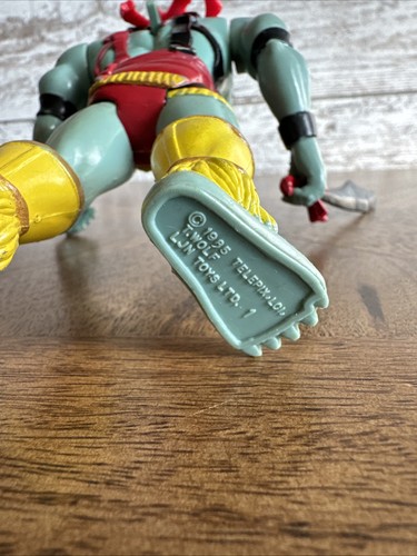 Thundercats 1985 MUMM-RA vintage LJN Figure With Helmet And Sword - Picture 5 of 7