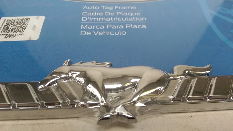 New Chroma Graphic Licensed All Chrome Metal License Frame Ford Mustang Foto 2 de 4