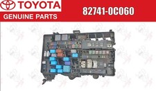Caja de fusibles bloque relé motor Toyota OEM 82741-0C060 para Tundra Sequoia