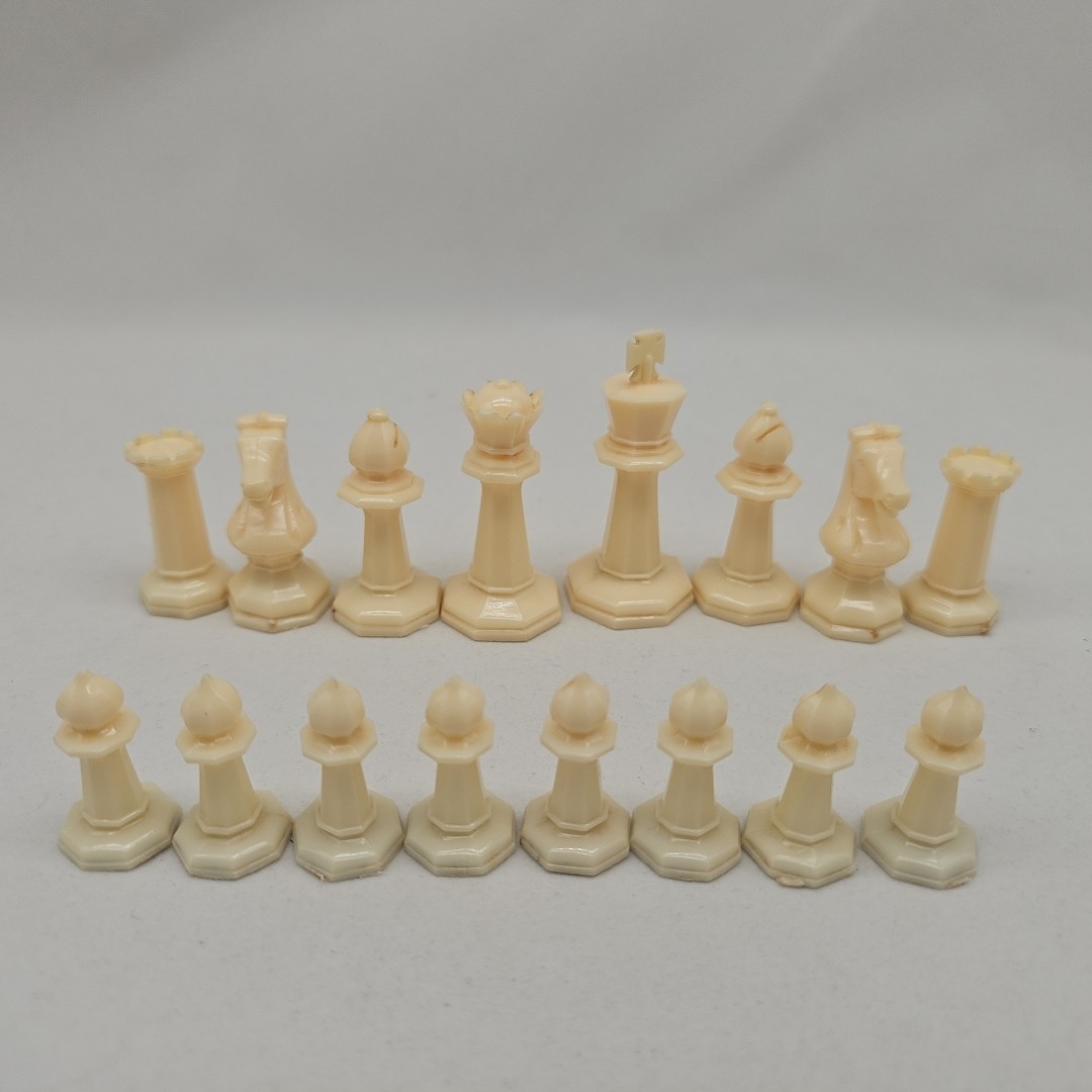 Replacement Drueke Chess Pieces Off-White Octagonal Plastic Weighted, 16 Pieces